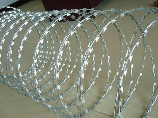 Galvanized Steel High Tensile Barbed Wire Bto 22 Spiral Blade 14 Gauge
